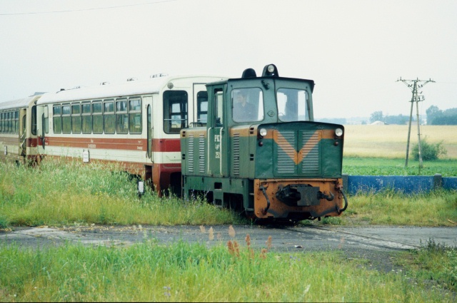 Krotoszyska KD, pierwszy wagon to Bxhpi 153-6, lipiec 1994, foto Geoff Jenkins